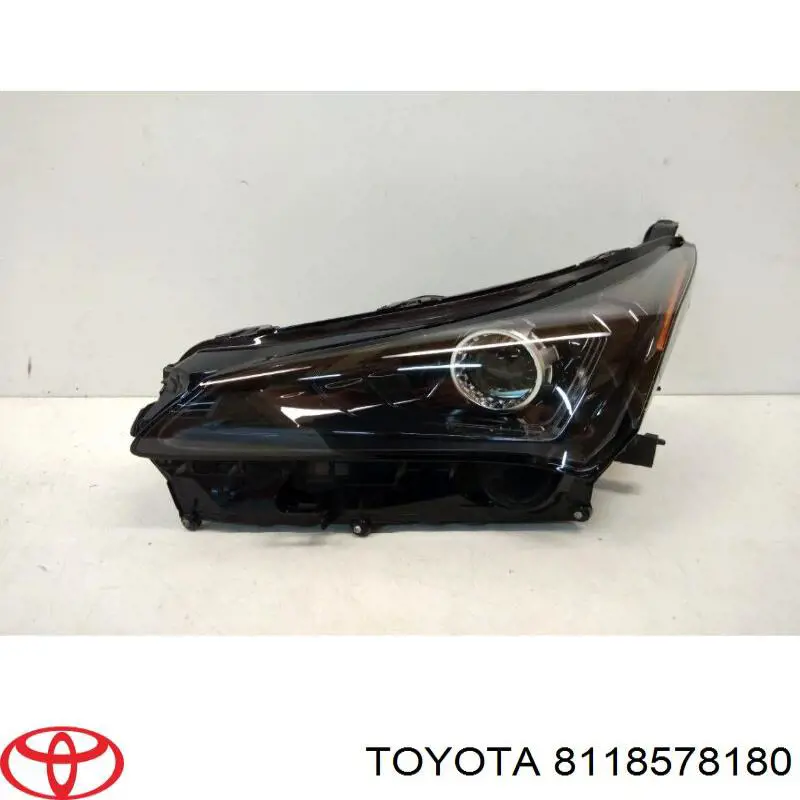 8118578180 Toyota Reflektor lewy
