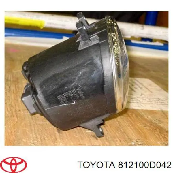 Lampa przeciwmgielna prawa Toyota 812100D042 cena, od 31,45 USD