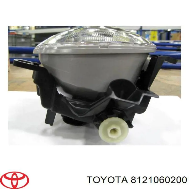 Do koszyka 8121060200 Toyota Lampa przeciwmgielna prawa