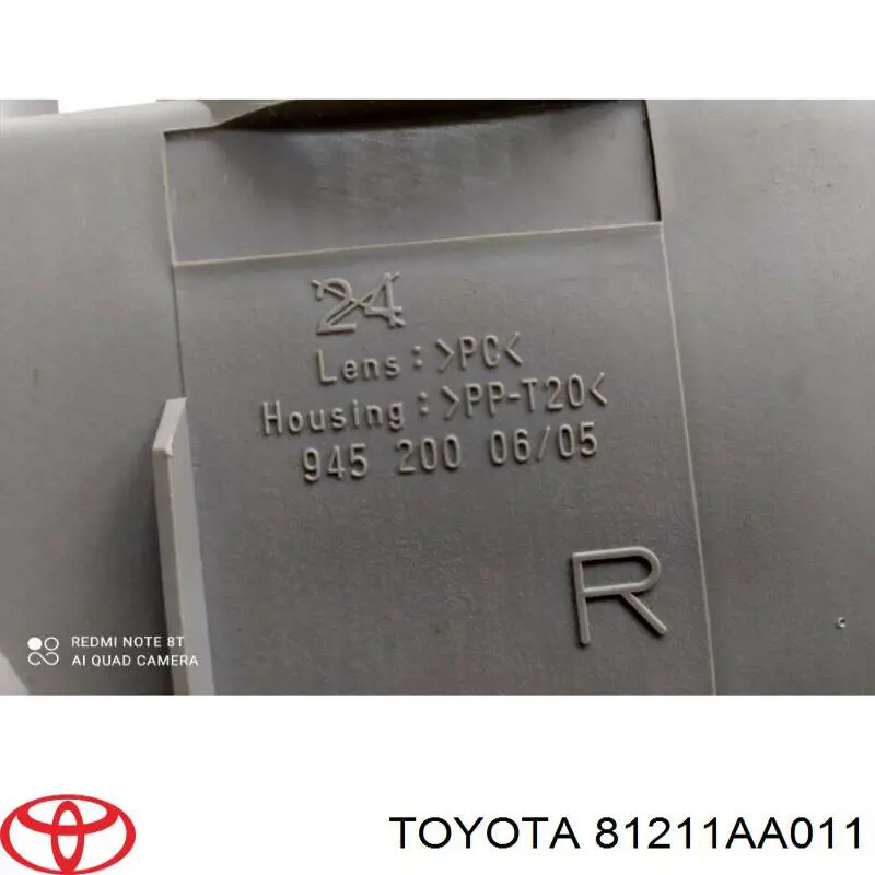 81211AA011 Toyota lampa przeciwmgielna prawa