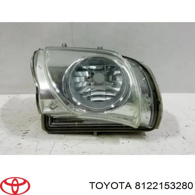 8122153281 Toyota Lampa przeciwmgielna lewa