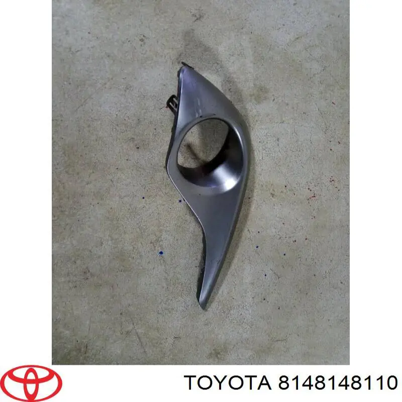 8148148110 Toyota Obrzeże lampy przeciwmgielnej prawej