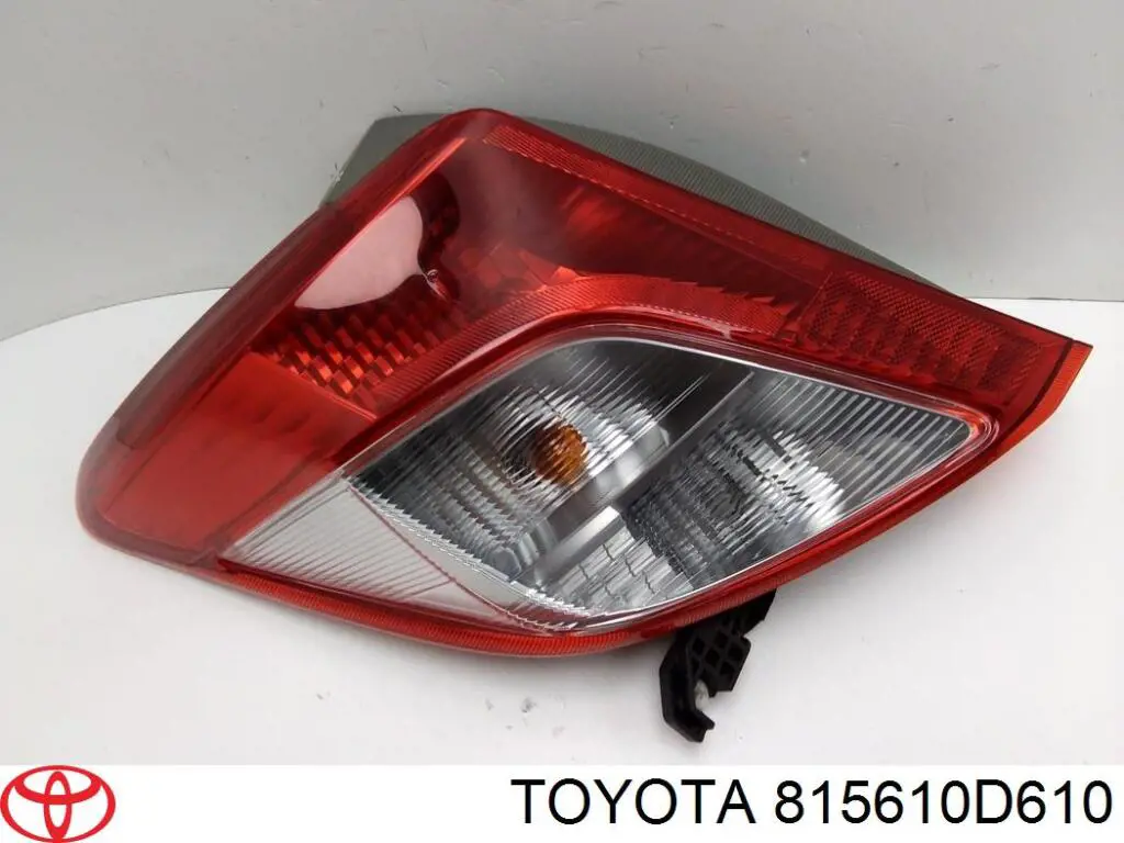815610D610 Toyota Lampa zespolona tylna lewa