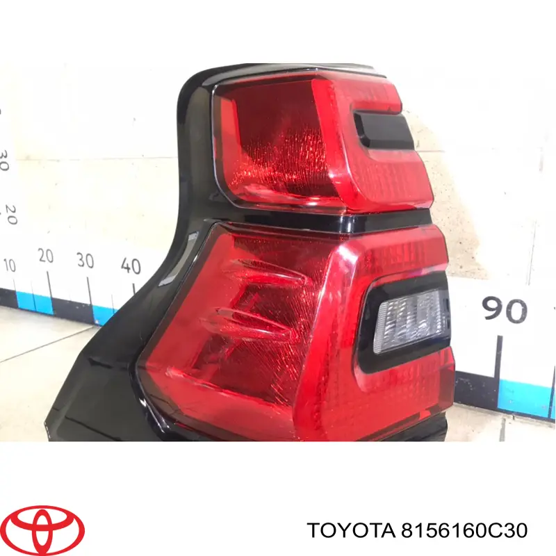 Do koszyka 8155560C30 Toyota Lampa zespolona tylna lewa