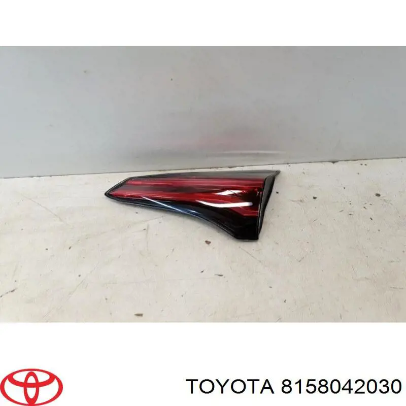 Lampa zespolona tylna prawa wewnętrzna Toyota 8158042030 cena, od 170,76 USD