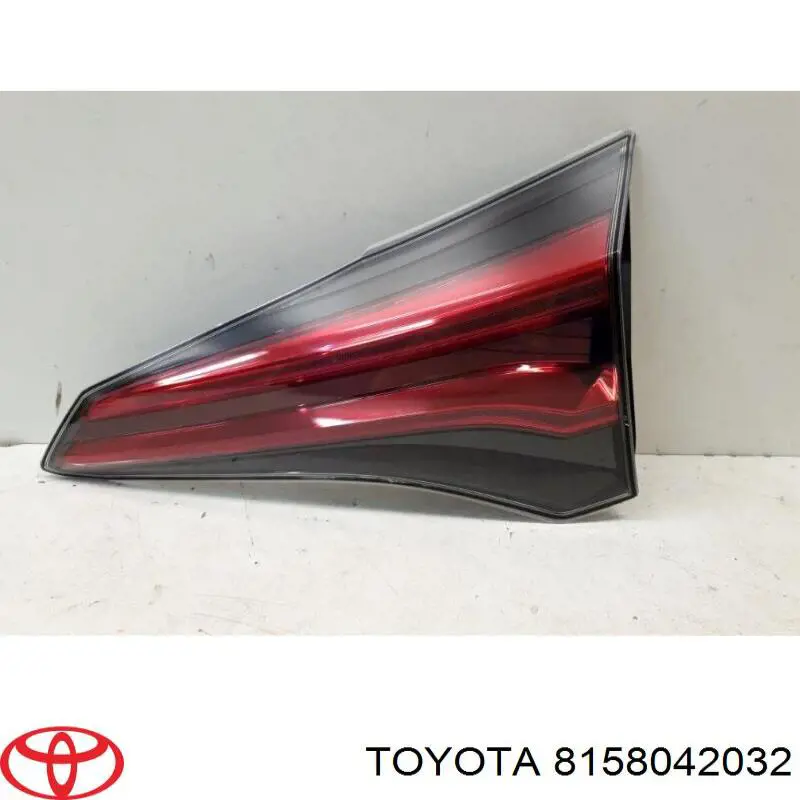 Lampa zespolona tylna prawa wewnętrzna Toyota 8158042032 cena, od 171,04 USD