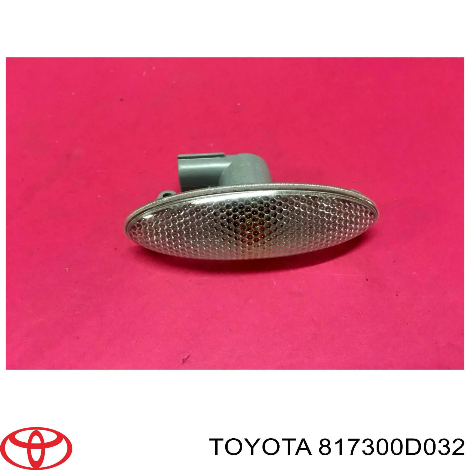 817300D032 Toyota Powtarzacz kierunkowskazu na błotniku