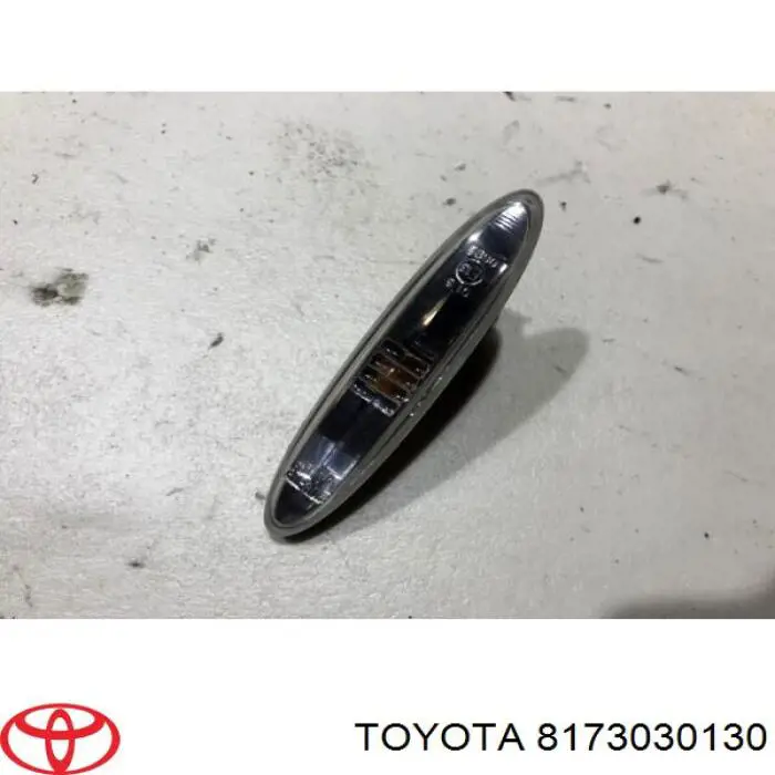 Do koszyka 8173030130 Toyota Powtarzacz kierunkowskazu na błotniku