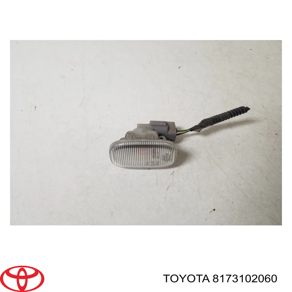 Powtarzacz kierunkowskazu na błotniku Toyota Hilux ulec poprawie (KUN25) (2005 - 2015) cena, od 14,92 USD