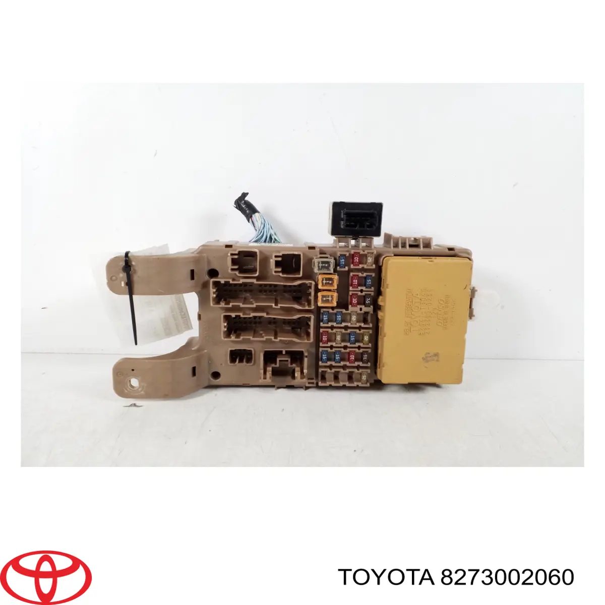 Skrzynka bezpieczników Toyota Corolla hatchback (E12U) (2002 - 2006) cena, od 840,45 USD