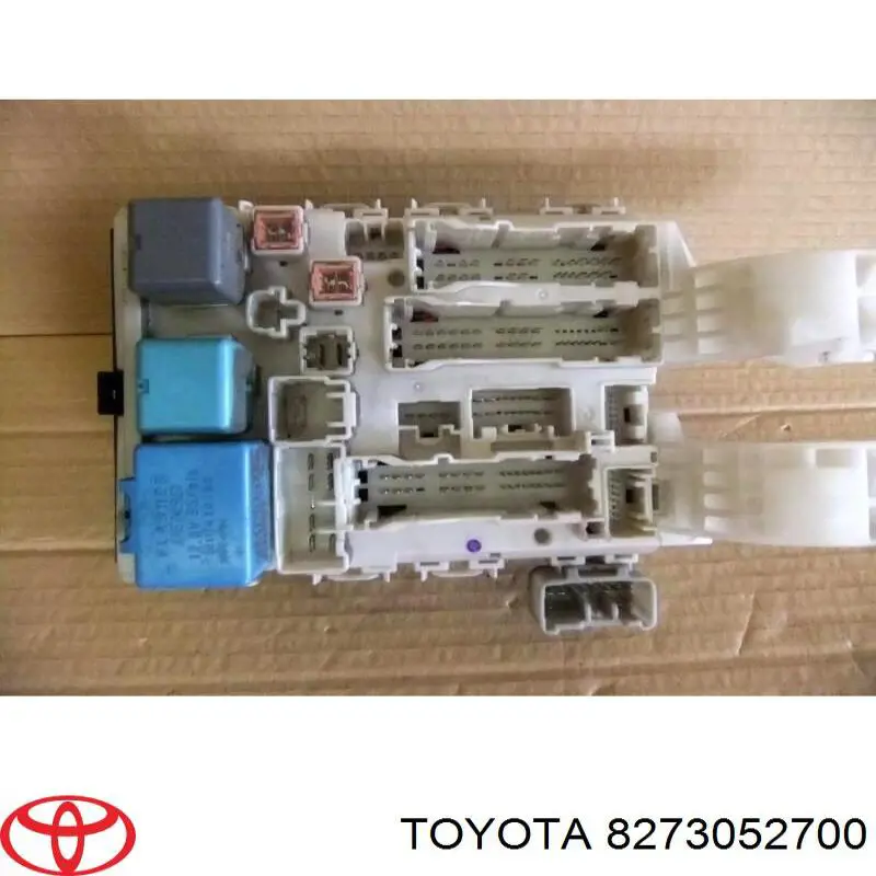  8273052700 Toyota