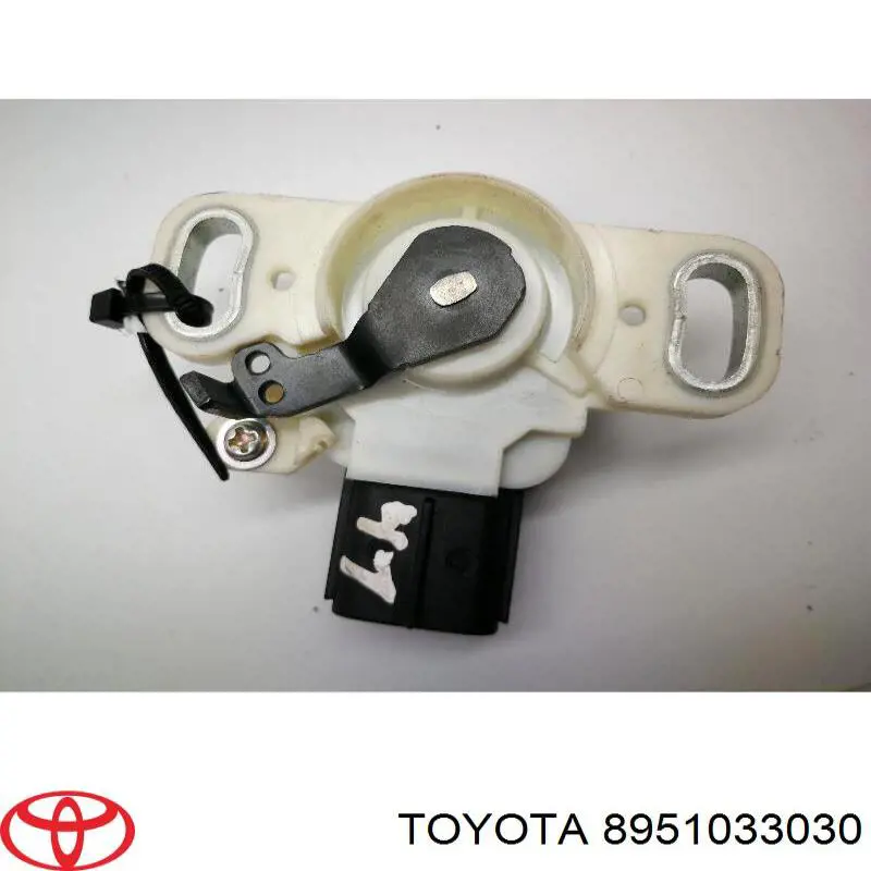 Czujnik włącznika świała stop Toyota 8951033030 cena, od 59,59 USD