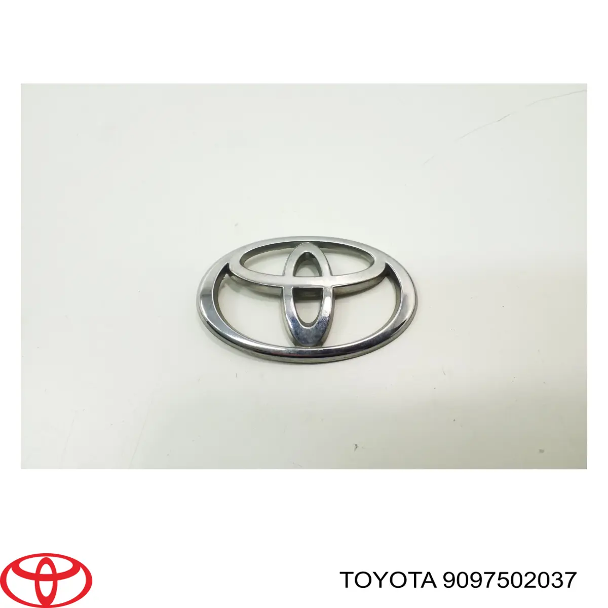 9097502037 Toyota Emblemat na klapę bagaznika (znaczek firmowy)