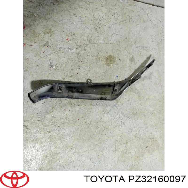 PZ32160097 Toyota Listwa ochronna zderzaka przedniego prawa
