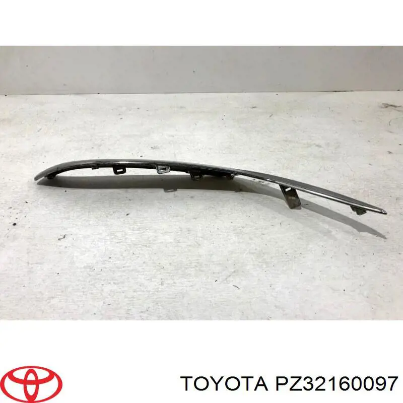 PZ32160097 Toyota Listwa ochronna zderzaka przedniego prawa