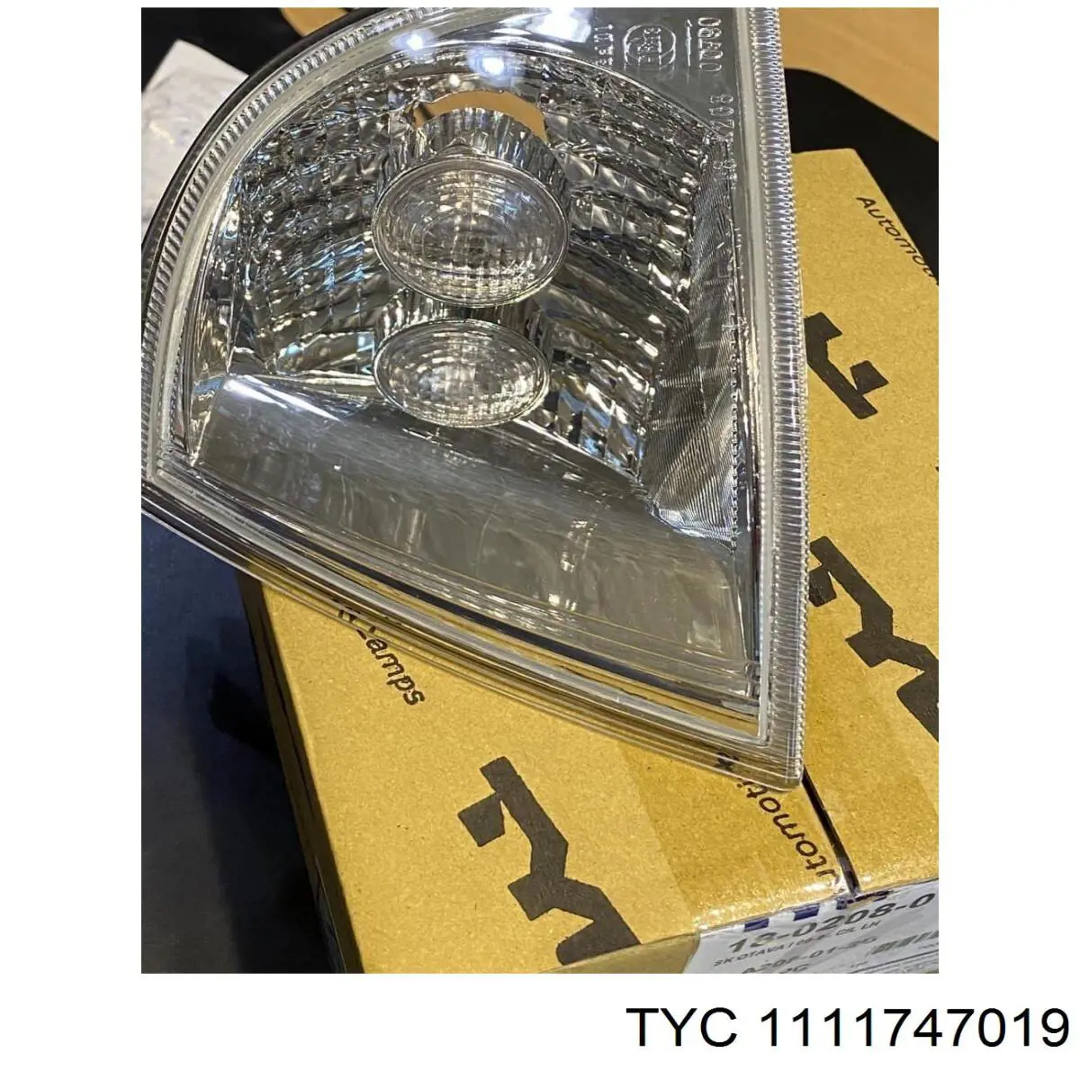 Lampa zespolona tylna prawa TYC 1111747019 cena, od 118,53 USD