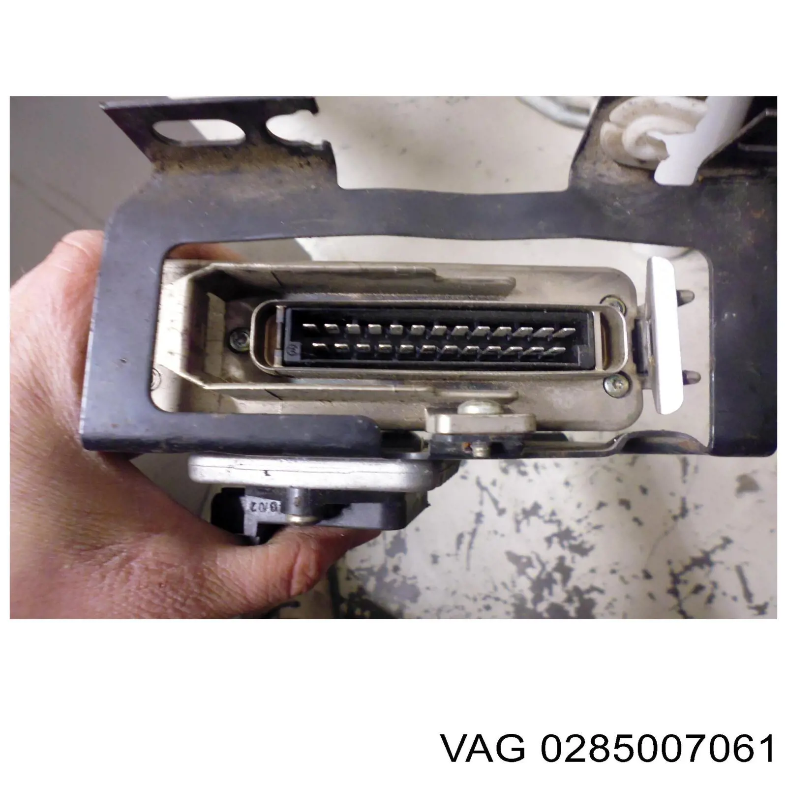 Sterownik silnika VAG 0285007061 cena, od 158,61 USD
