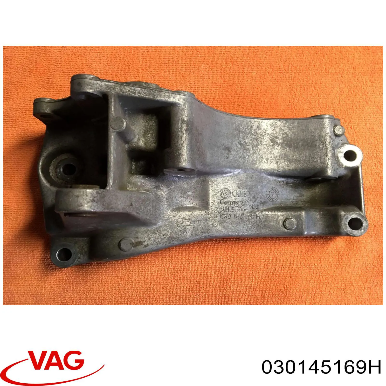  Wspornik alternatora Seat Leon 1