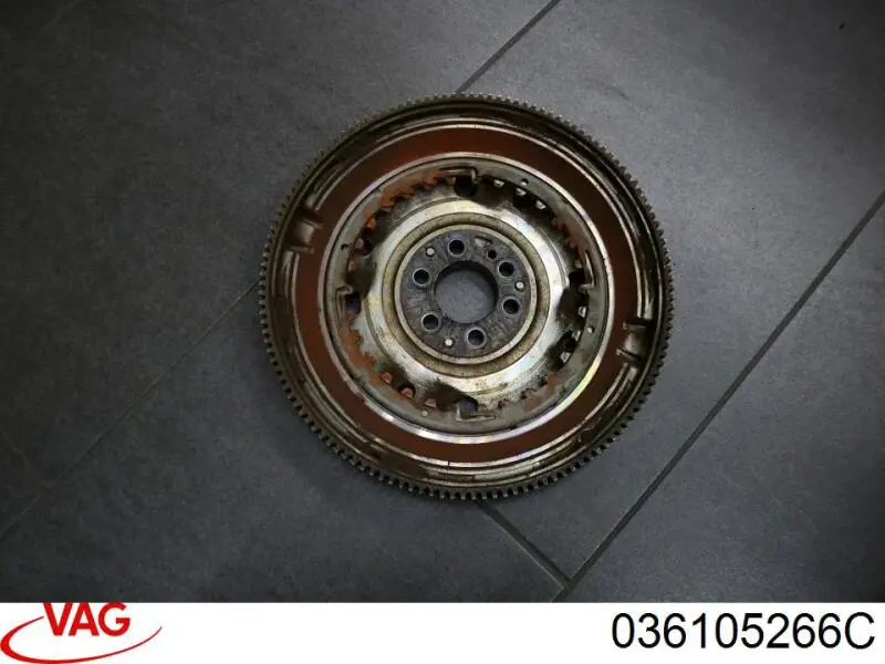 Koło zamachowe silnika 036105266C VAG