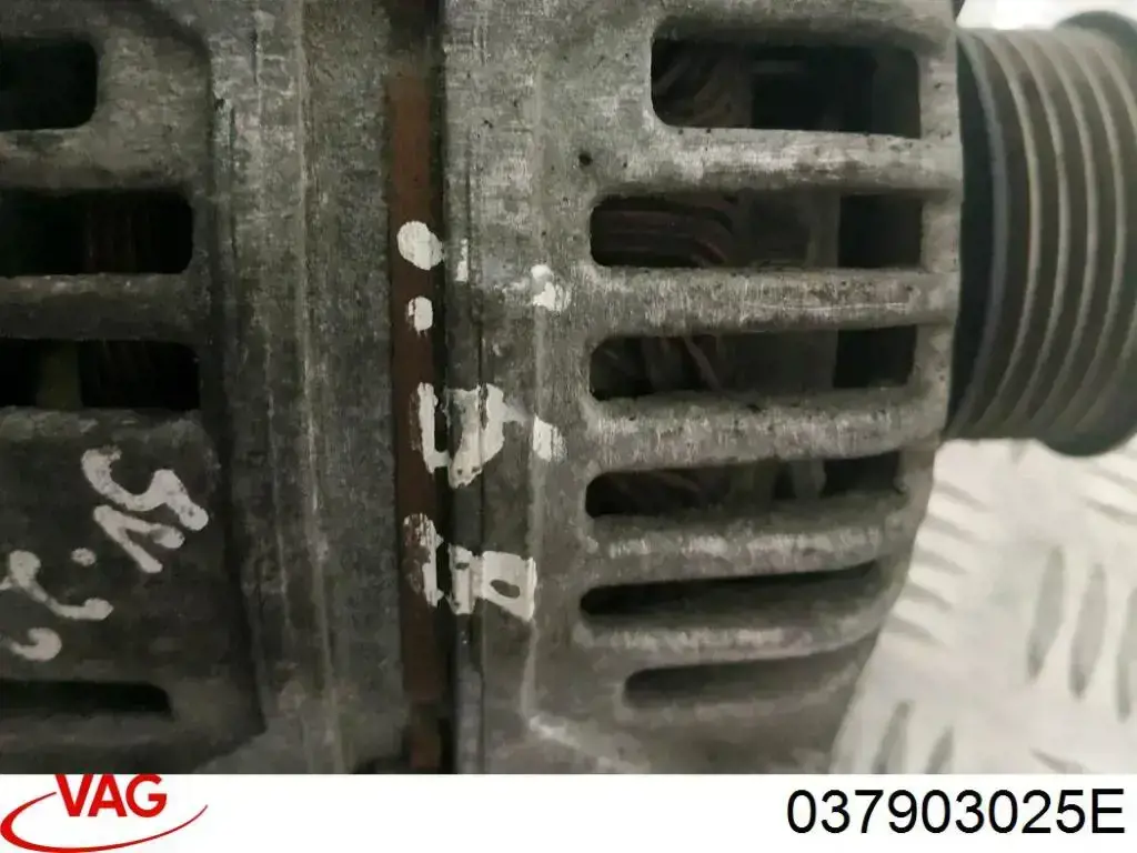 Do koszyka 037903025E VAG Alternator