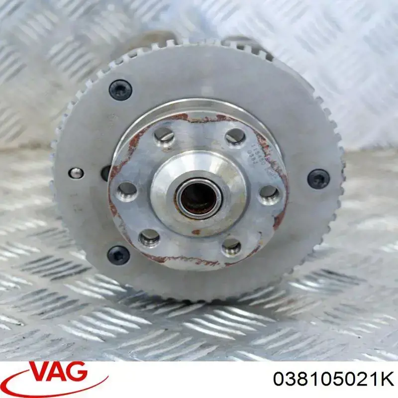 Wał korbowy silnika Volkswagen Transporter T5