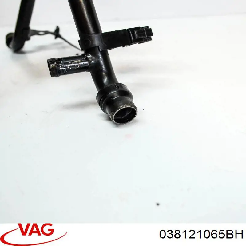 Przewód (króciec) układu chłodzenia VAG 038121065BH cena, od 43,30 USD