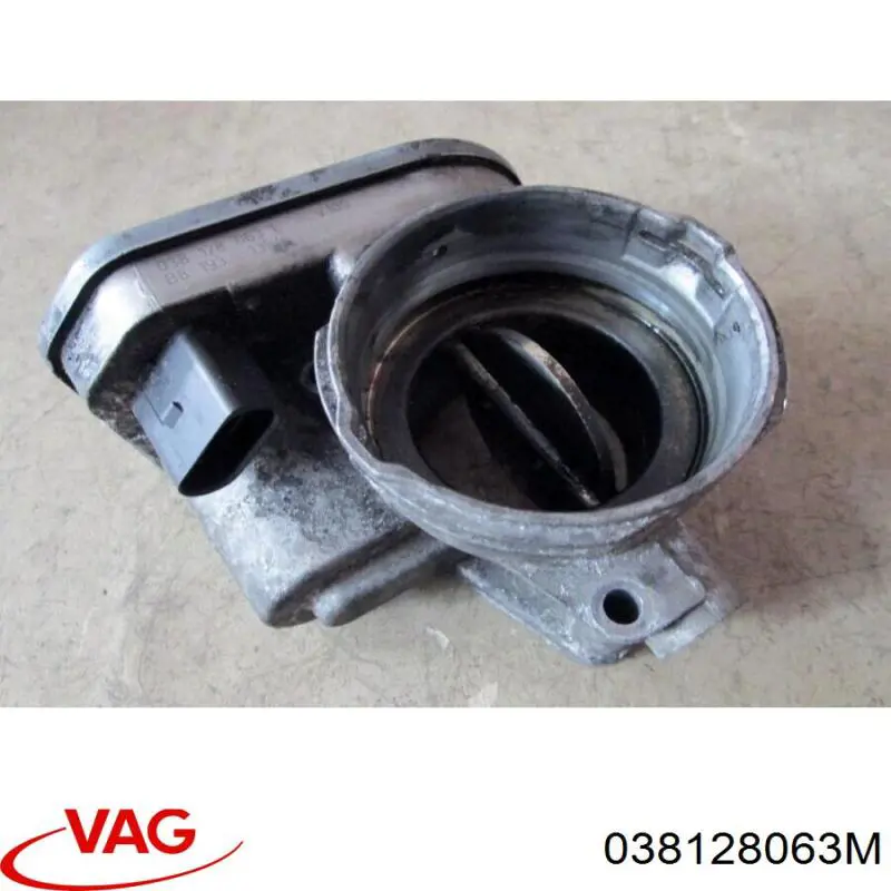 Przepustnica, komplet 038128063M VAG