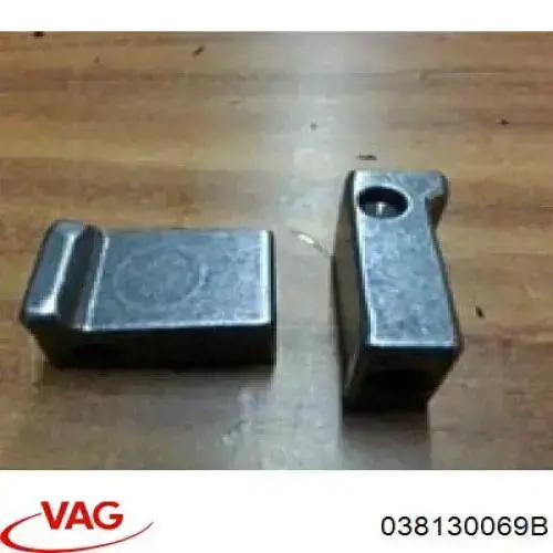 Wspornik mocowania wtryskiwacza VAG 038130069B cena, od 25,93 USD