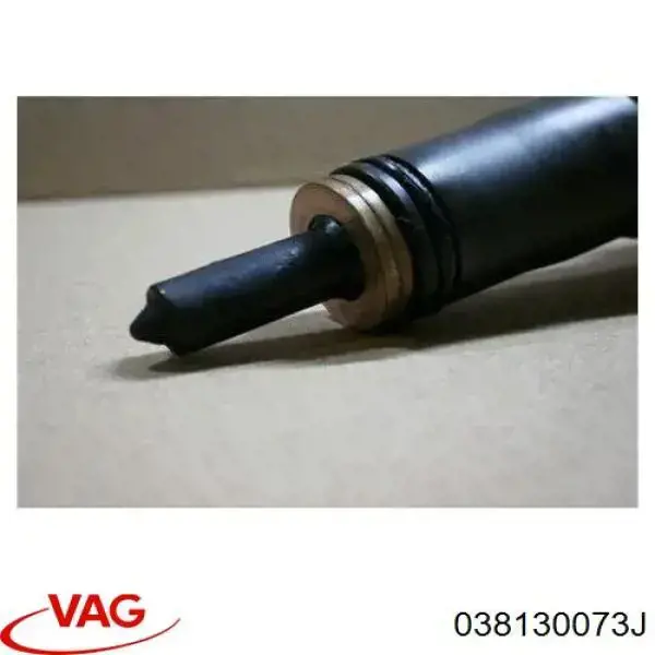 Wtryskiwacz paliwa 038130073J VAG