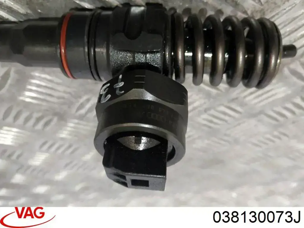 038130073J VAG Wtryskiwacz paliwa