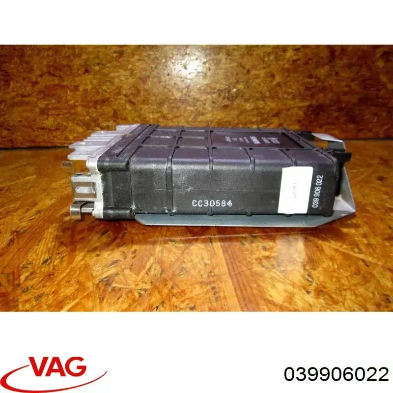 Sterownik silnika Audi 80 B4 sedana (8C2) (1991 - 1994) cena, od 229,86 USD