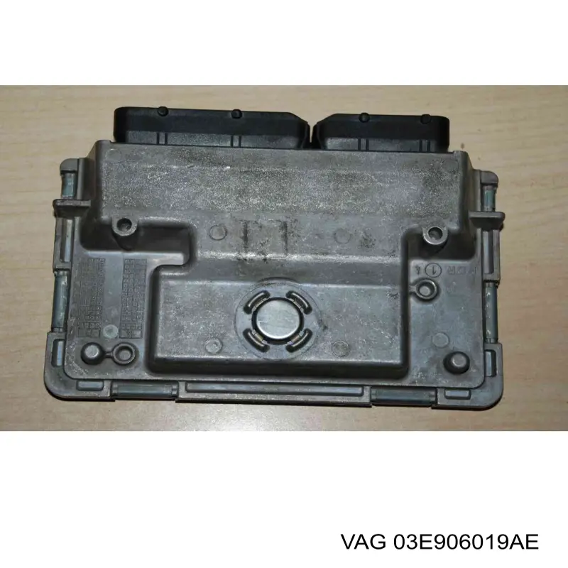 Sterownik silnika VAG 03E906019AE cena, od 177,07 USD