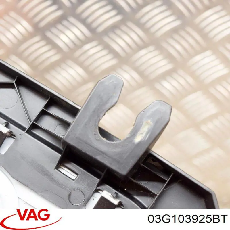 Do koszyka Pokrywa silnika dekoracyjna Audi A3  8P1