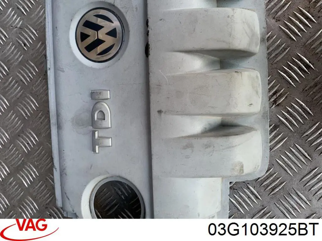 Pokrywa silnika dekoracyjna do Audi A3  8P1