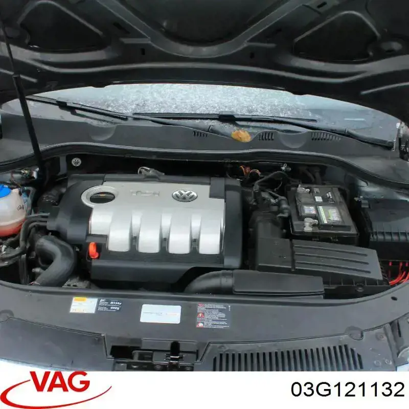 Kołnierz układu chłodzenia (trójnik) 03G121132 VAG