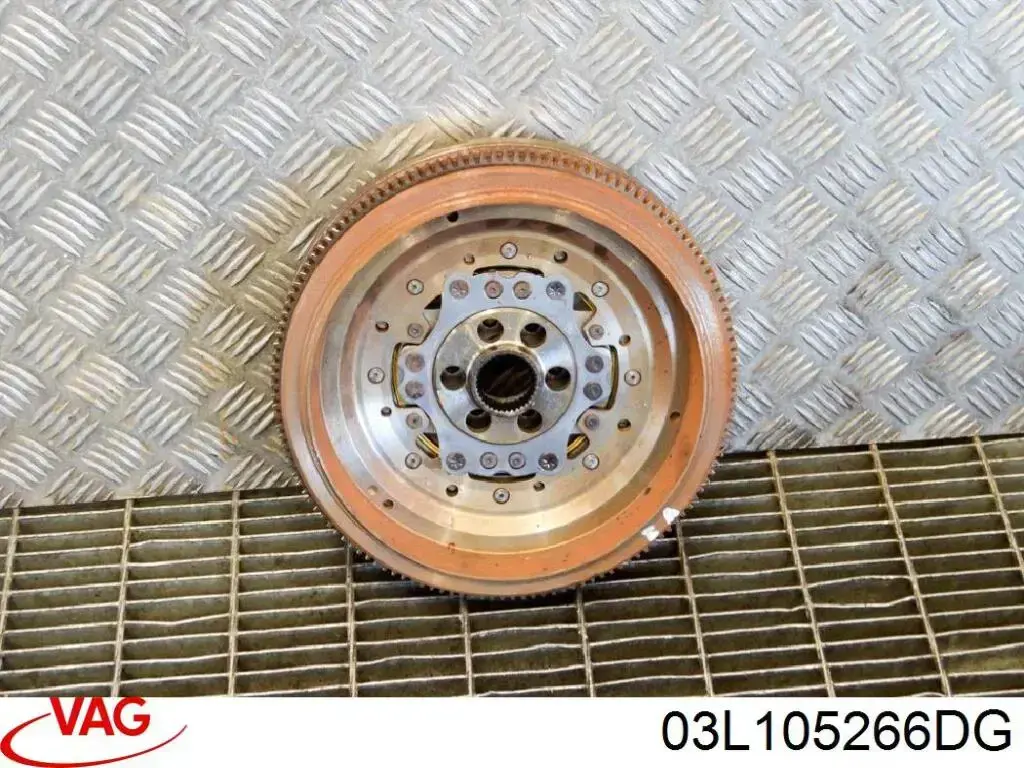 Do koszyka 03L105266DG VAG Koło zamachowe silnika