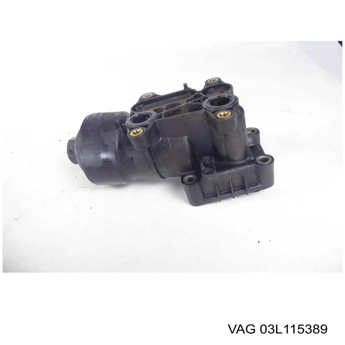 03L115389 VAG Obudowa filtra oleju