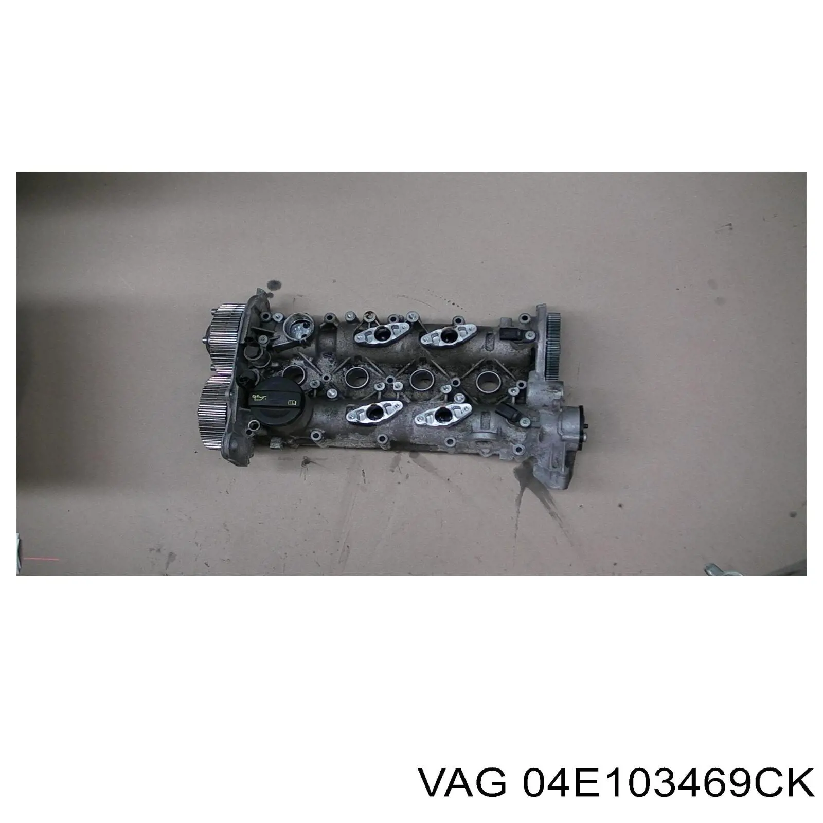 04E103469CK VAG Pokrywa zaworowa
