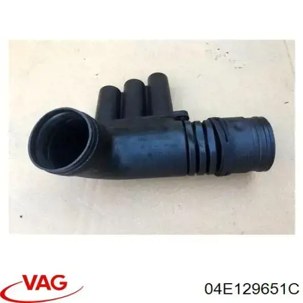 04E129651C VAG Króciec powietrza, wylot filtra powietrznego