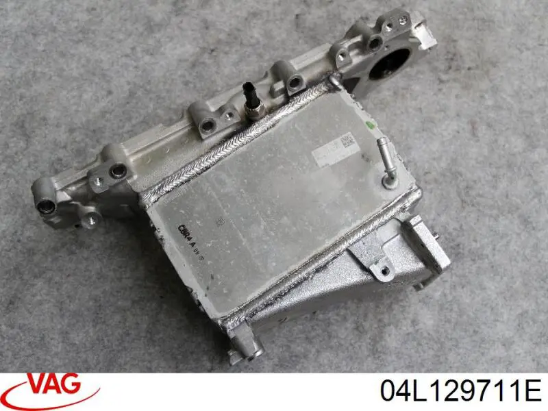 04L129711E VAG Chłodnica intercoolera