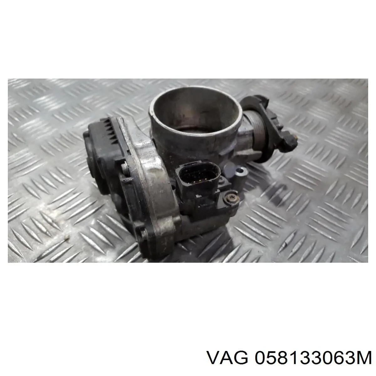 Przepustnica, komplet VAG 058133063M cena, od 91,95 USD