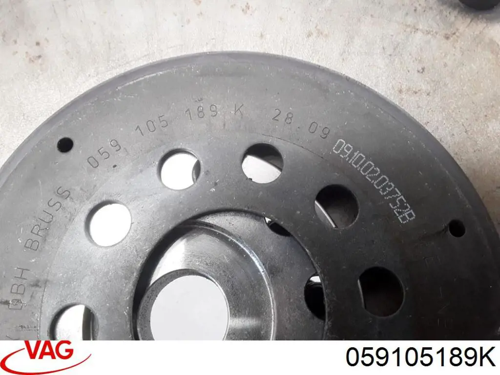 Wał korbowy silnika do Audi Q7  4LB