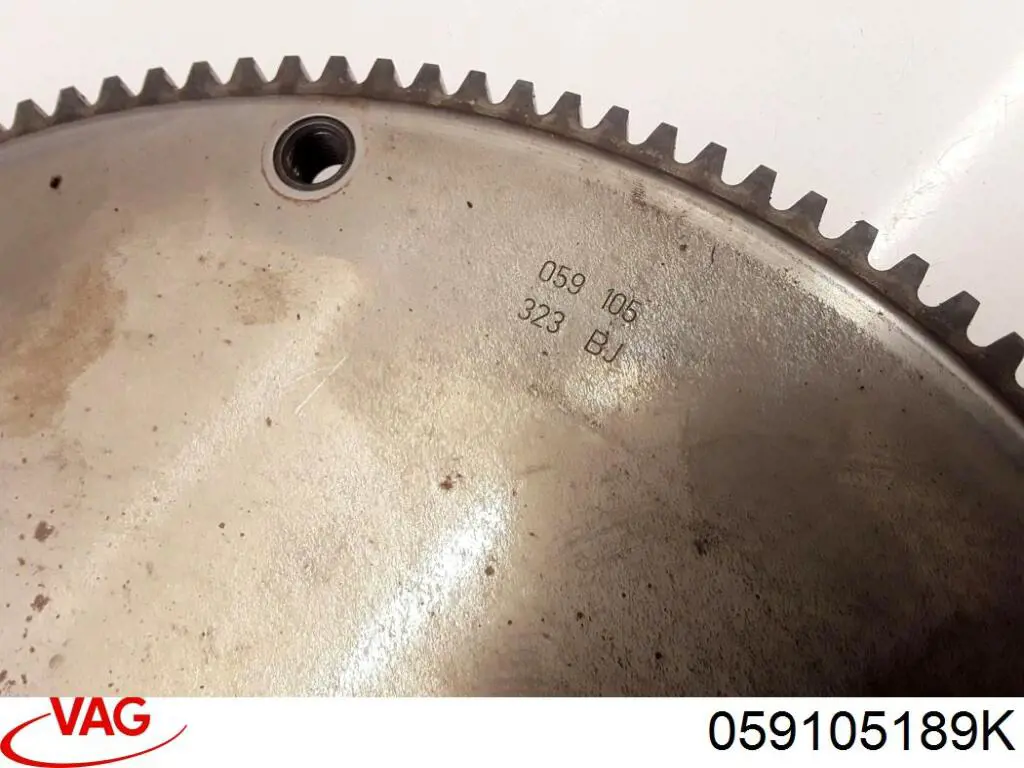  Wał korbowy silnika Audi Q7 