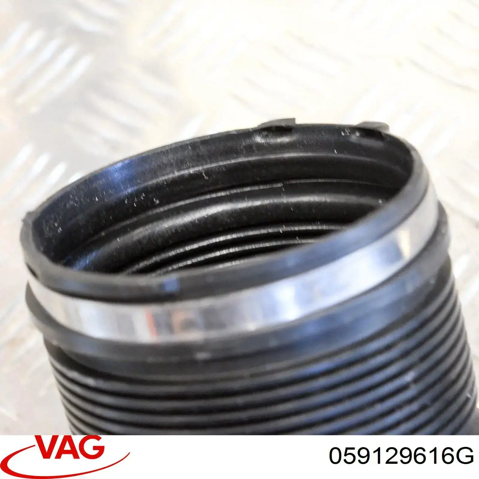 Króciec powietrza, przepływomierz do Audi Q7  4MB, 4MG, 4MQ