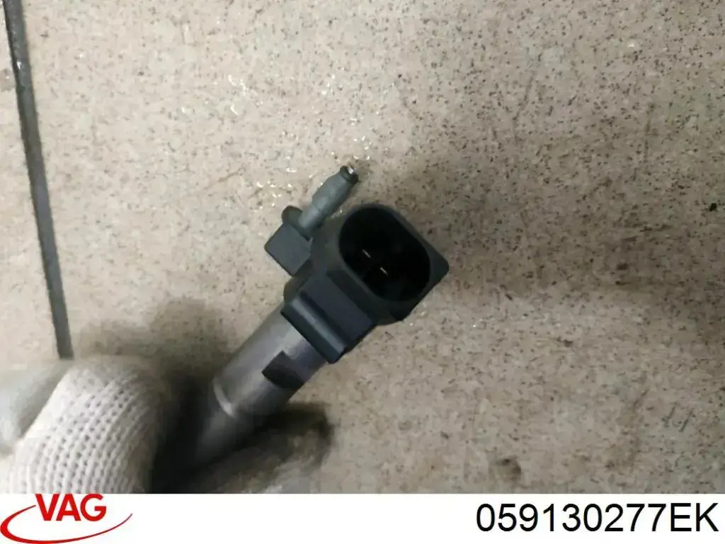 059130277EK VAG Wtryskiwacz paliwa
