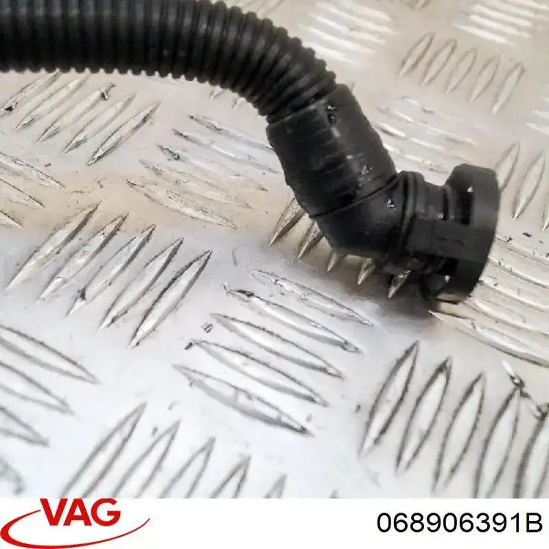 Króciec wentylacji kadłuba (separatora oleju) VAG 068906391B cena, od 21,68 USD