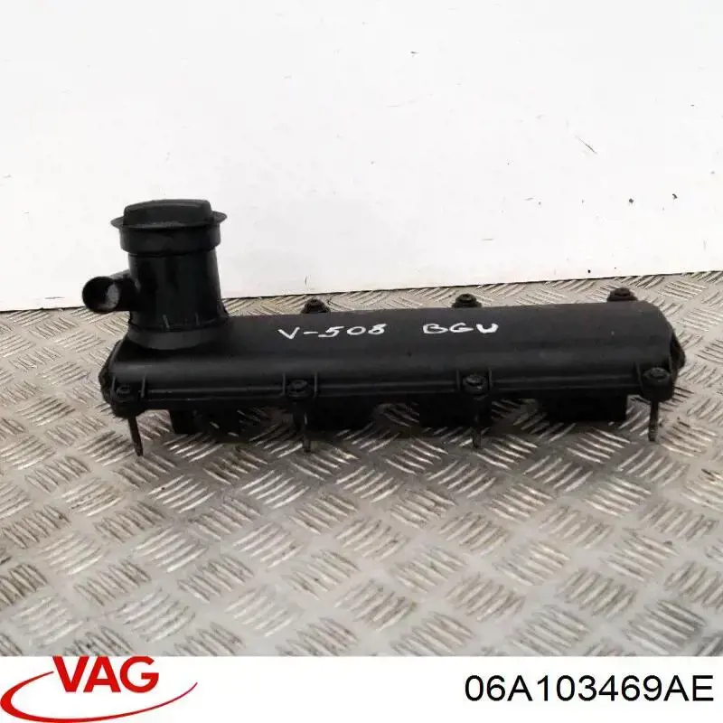 Pokrywa zaworowa VAG 06A103469AE cena, od 199,37 USD