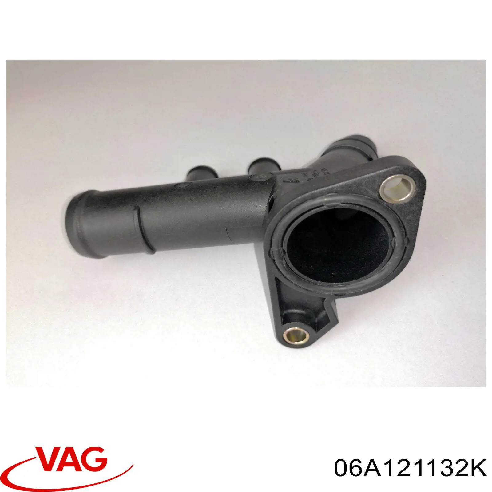 Kołnierz układu chłodzenia (trójnik) VAG 06A121132K cena, od 53,00 USD