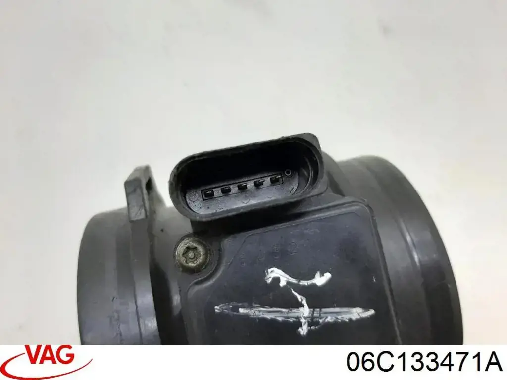 Do koszyka 06C133471A VAG Czujnik przepływu powietrza, przepływomierz powietrza M.A.F.