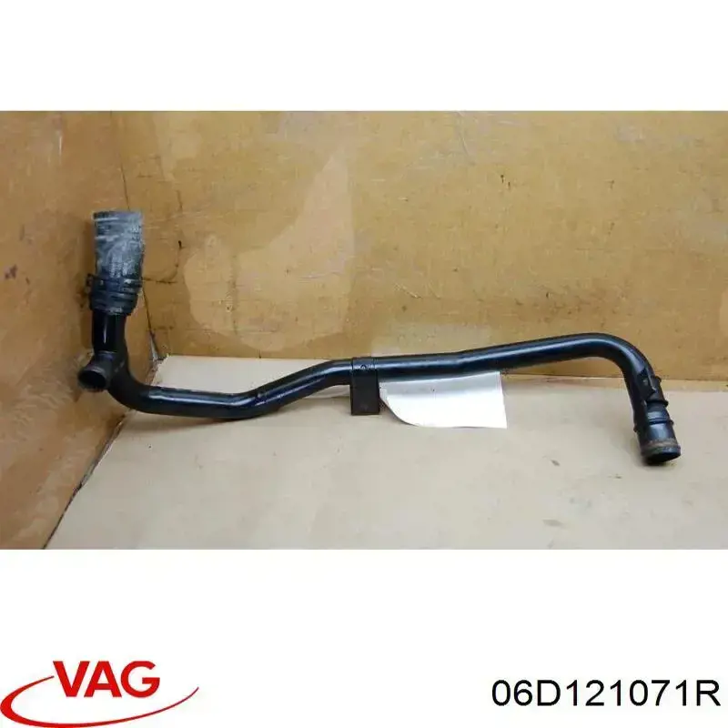 Przewód (króciec) układu chłodzenia VAG 06D121071R cena, od 22,18 USD